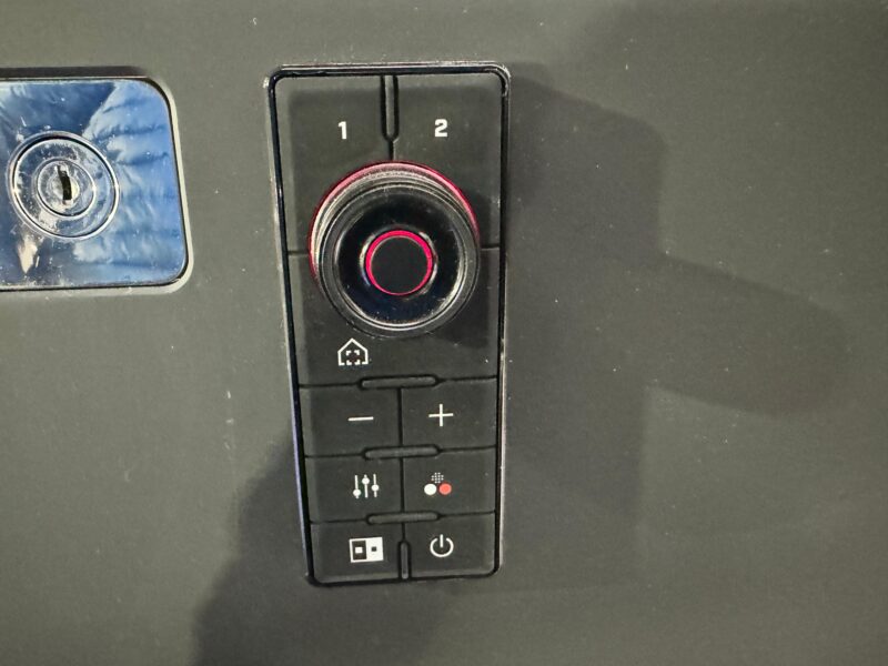 2020 Axopar 37 XC Cross Cabin