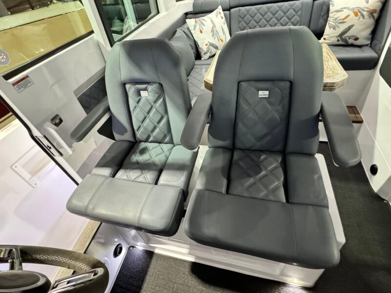 2020 Axopar 37 XC Cross Cabin