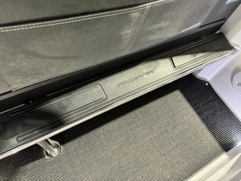 2020 Axopar 37 XC Cross Cabin