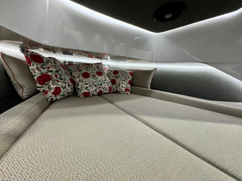 2020 Axopar 37 XC Cross Cabin