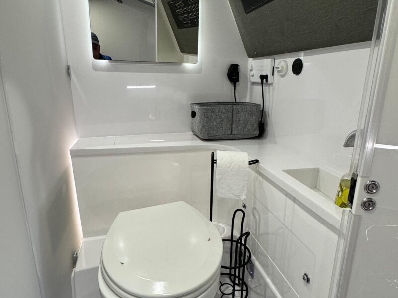 2020 Axopar 37 XC Cross Cabin