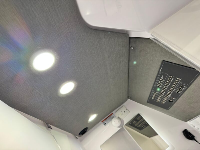 2020 Axopar 37 XC Cross Cabin