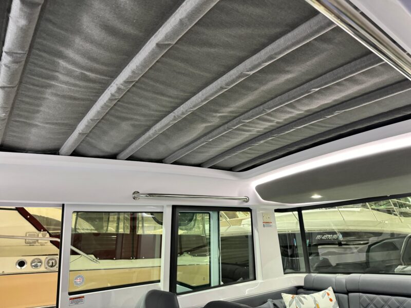 2020 Axopar 37 XC Cross Cabin
