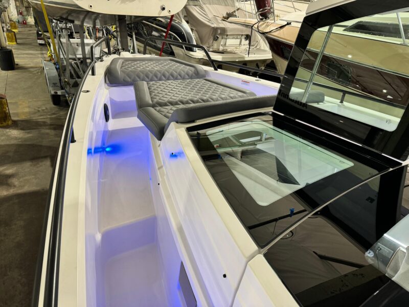 2020 Axopar 37 XC Cross Cabin