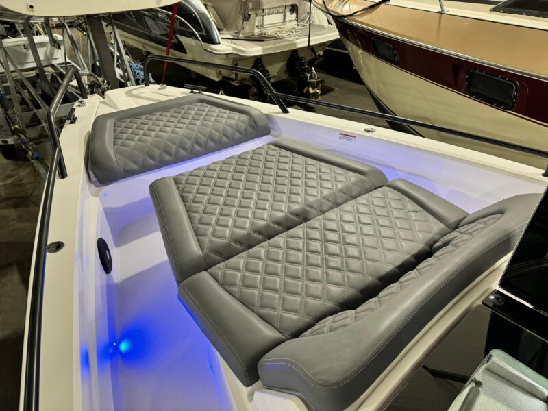 2020 Axopar 37 XC Cross Cabin