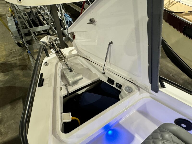2020 Axopar 37 XC Cross Cabin