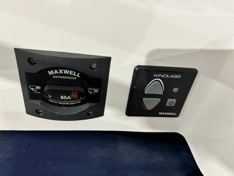 2020 Axopar 37 XC Cross Cabin