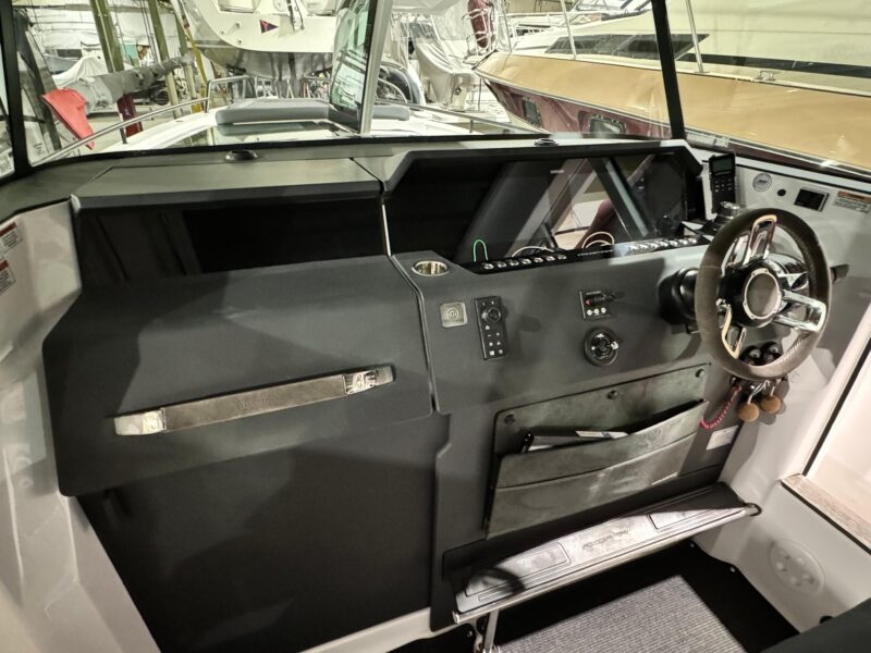 2020 Axopar 37 XC Cross Cabin