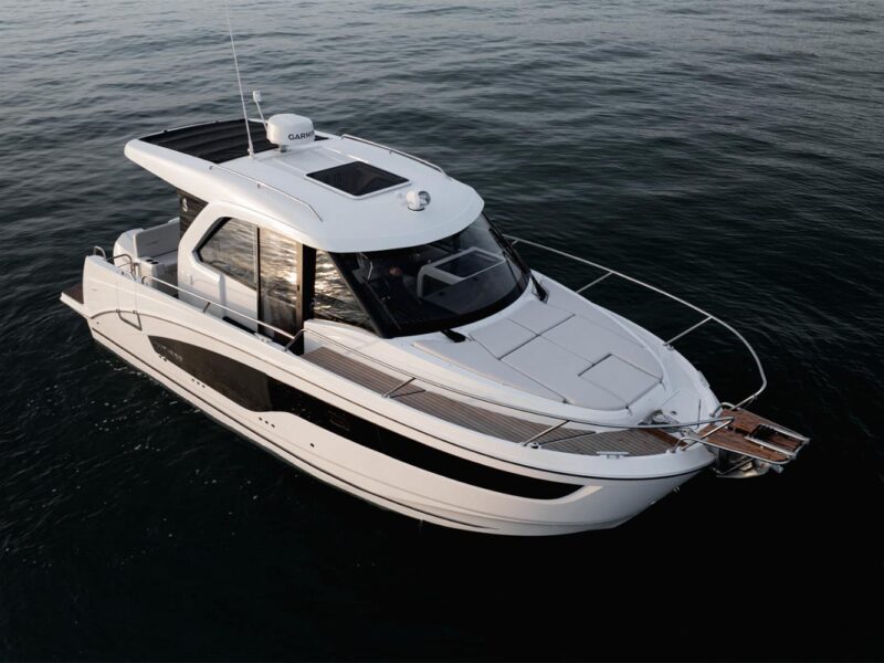 2026 Beneteau Antares 9