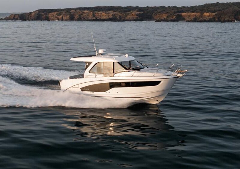 2026 Beneteau Antares 9