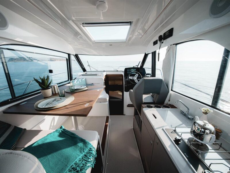 2026 Beneteau Antares 9