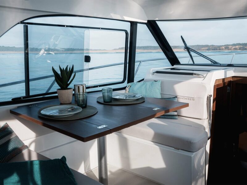 2026 Beneteau Antares 9