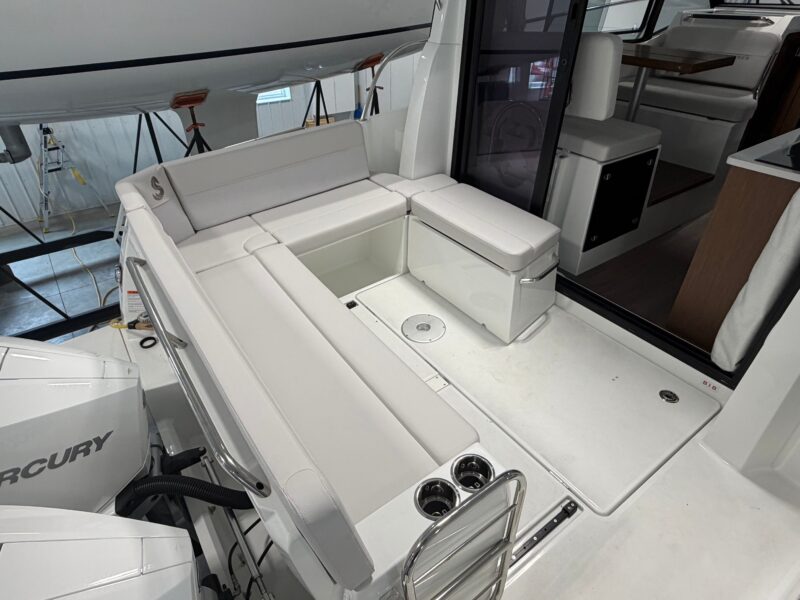 2026 Beneteau Antares 9
