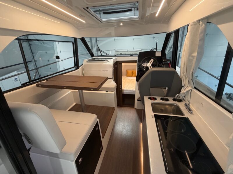 2026 Beneteau Antares 9