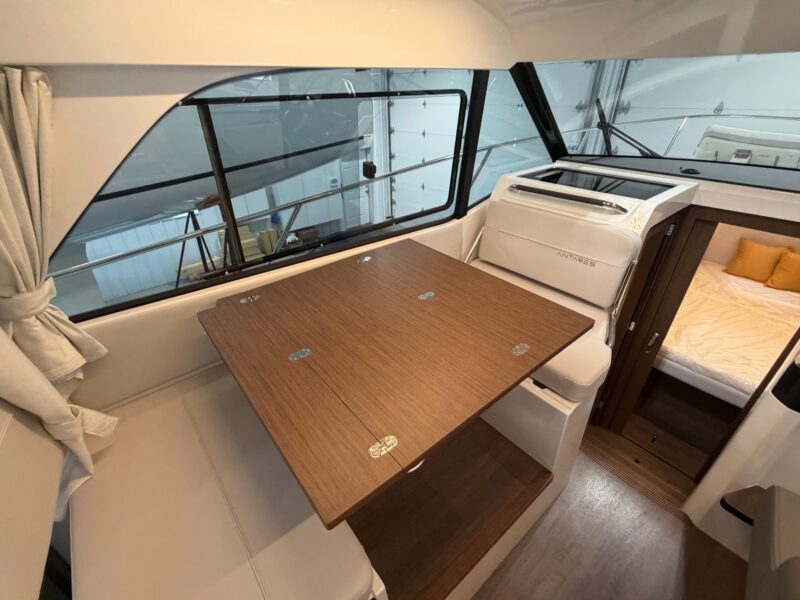 2026 Beneteau Antares 9