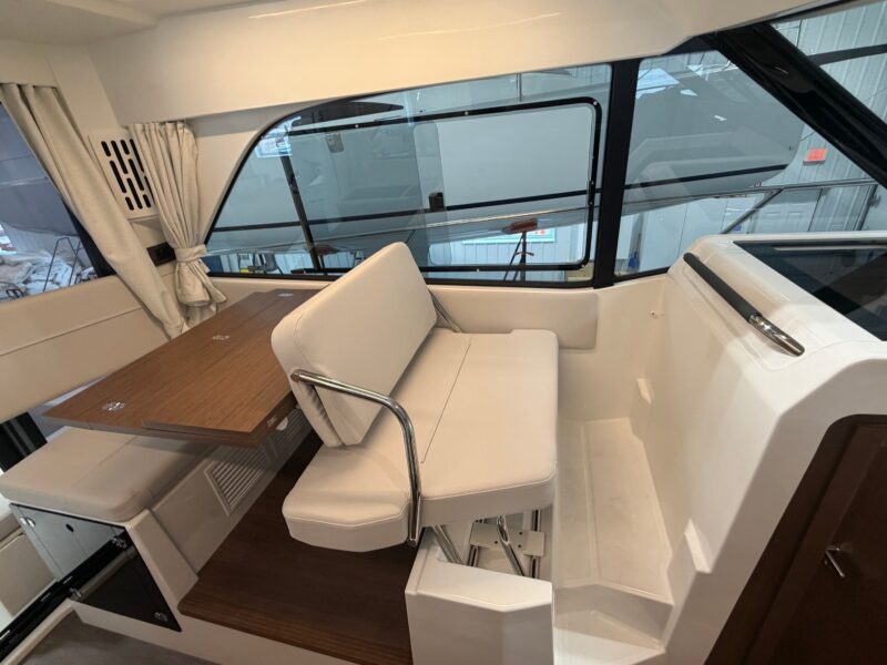 2026 Beneteau Antares 9
