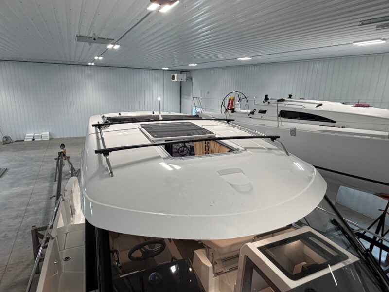 2026 Beneteau Antares 9