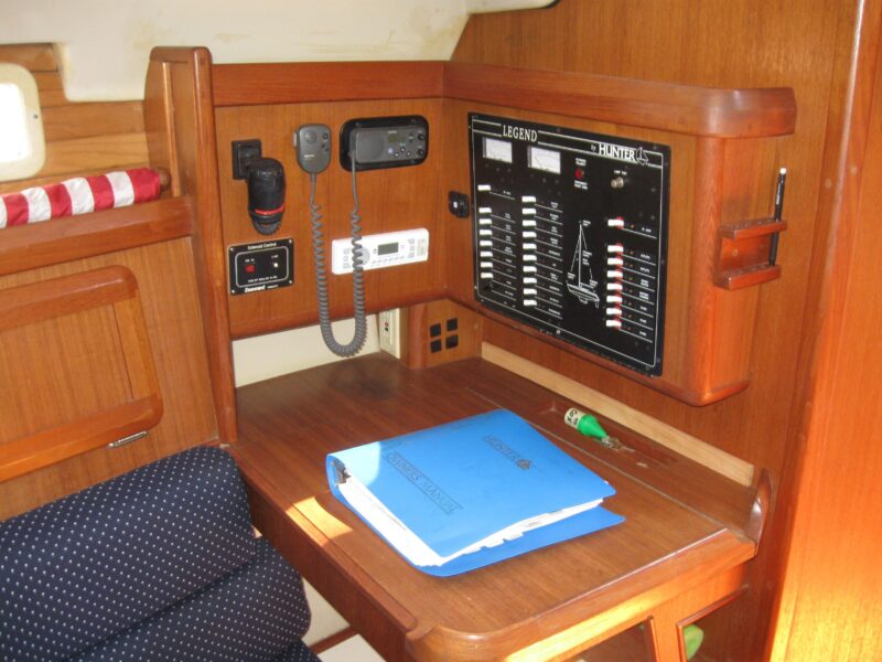 1995 Hunter 35.5