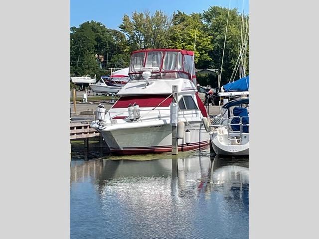 1989 Sea Ray 300 Sedan Bridge