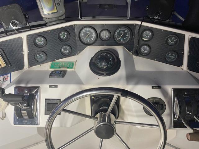 1989 Sea Ray 300 Sedan Bridge