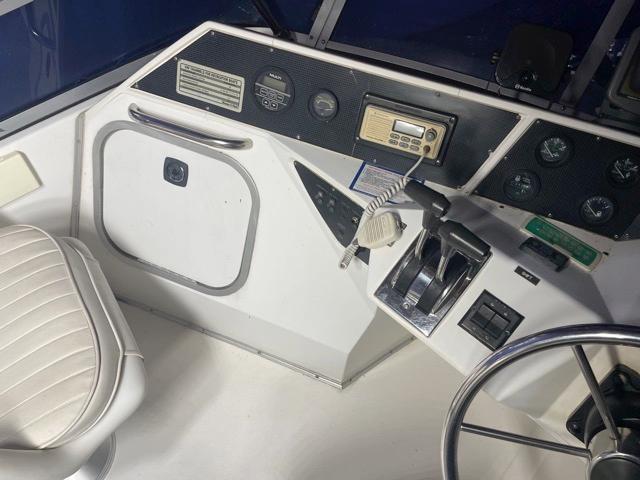 1989 Sea Ray 300 Sedan Bridge