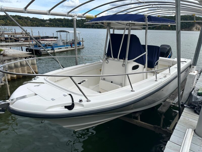 2000 Boston Whaler 23 Outrage