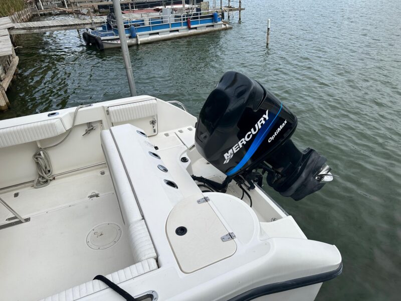 2000 Boston Whaler 23 Outrage