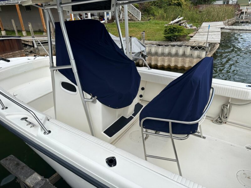 2000 Boston Whaler 23 Outrage