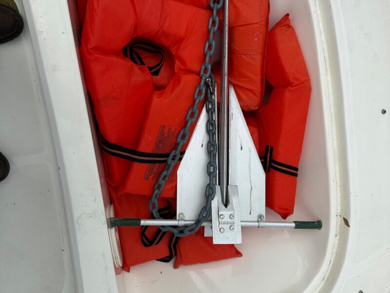 2000 Boston Whaler 23 Outrage
