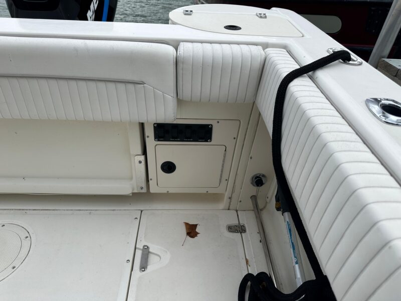 2000 Boston Whaler 23 Outrage