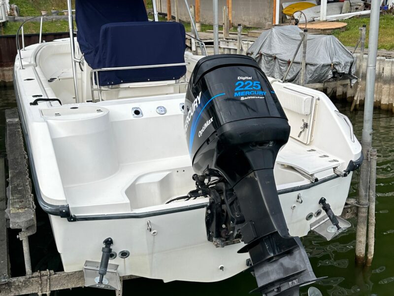 2000 Boston Whaler 23 Outrage