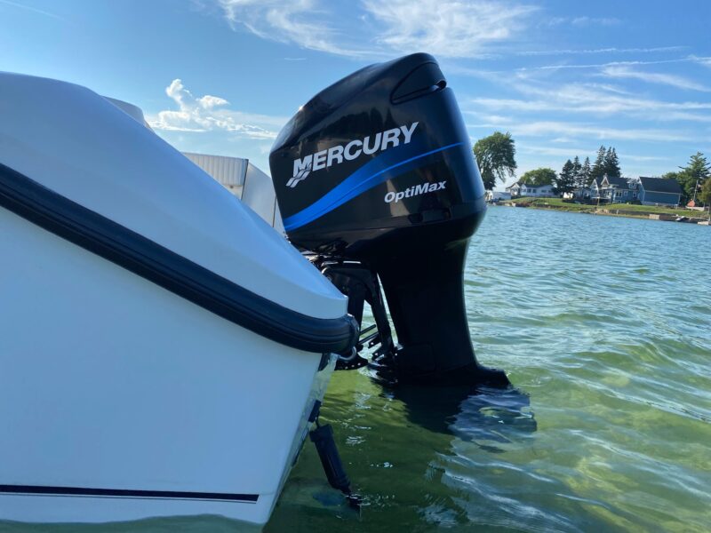 2000 Boston Whaler 23 Outrage