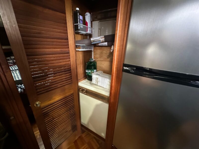 1987 Viking Boats 44 Motor Yacht