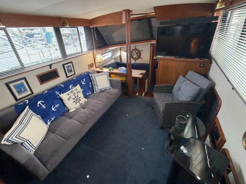 1989 Carver 3607 Aft Cabin Motor Yacht