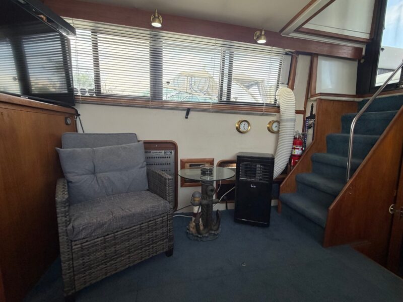 1989 Carver 3607 Aft Cabin Motor Yacht