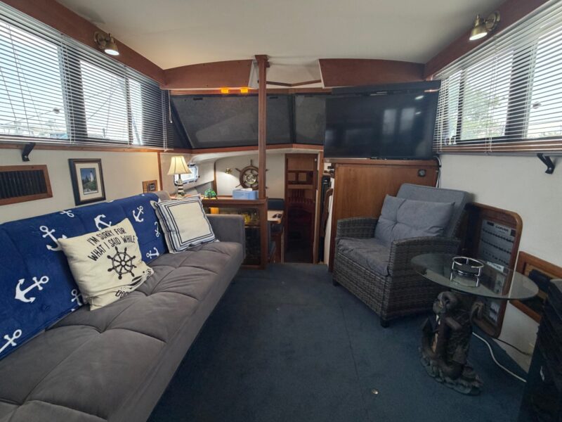 1989 Carver 3607 Aft Cabin Motor Yacht