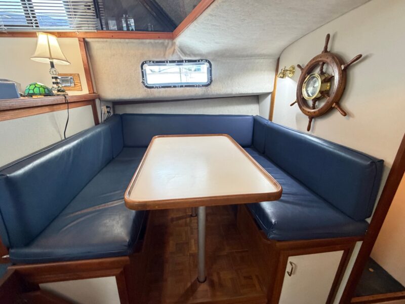 1989 Carver 3607 Aft Cabin Motor Yacht