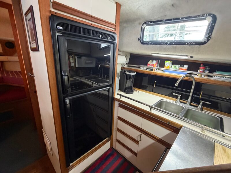 1989 Carver 3607 Aft Cabin Motor Yacht