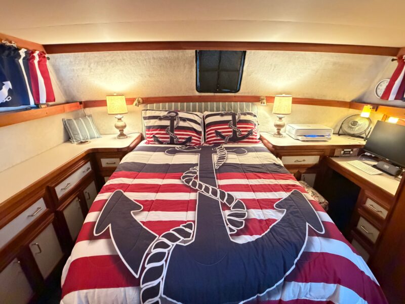 1989 Carver 3607 Aft Cabin Motor Yacht