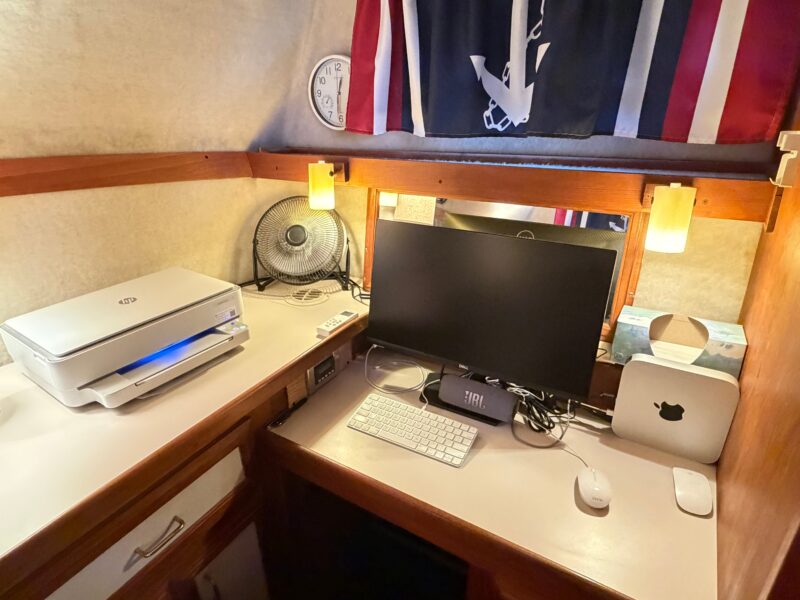 1989 Carver 3607 Aft Cabin Motor Yacht