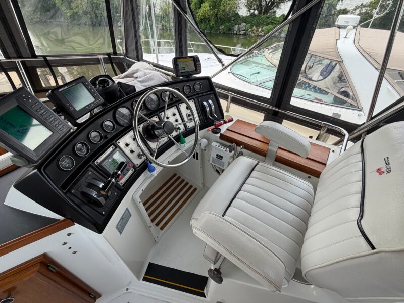 1989 Carver 3607 Aft Cabin Motor Yacht