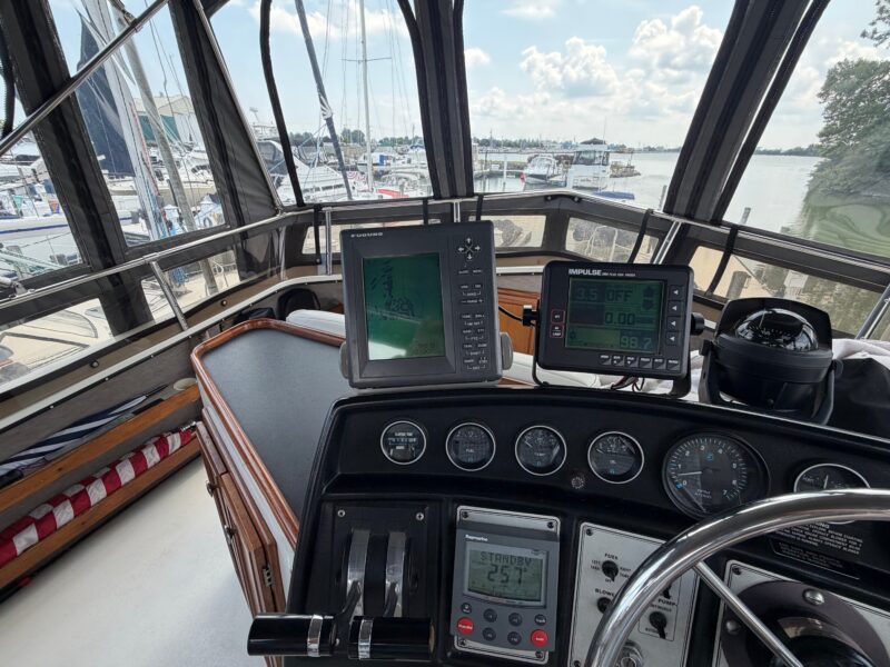 1989 Carver 3607 Aft Cabin Motor Yacht
