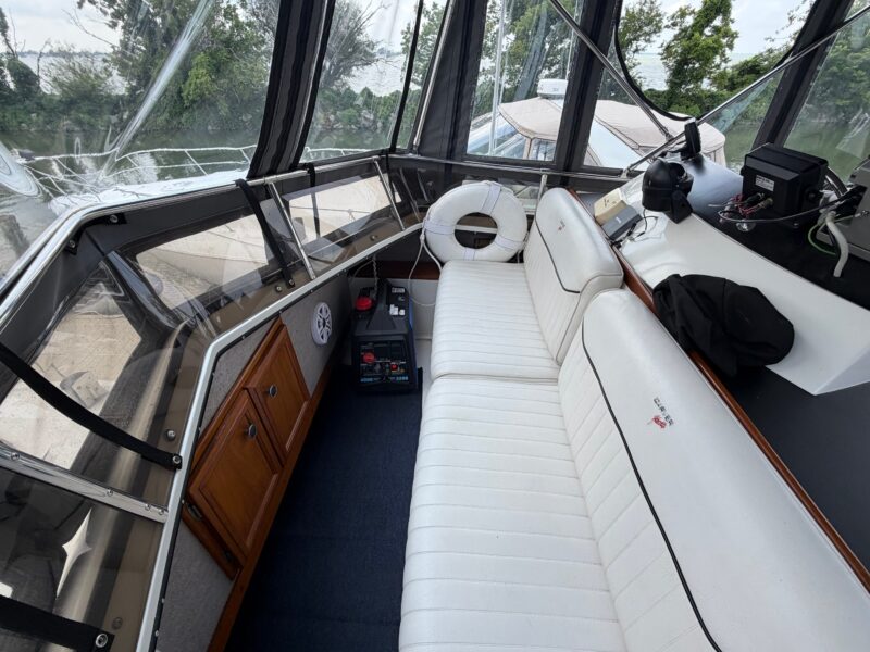 1989 Carver 3607 Aft Cabin Motor Yacht