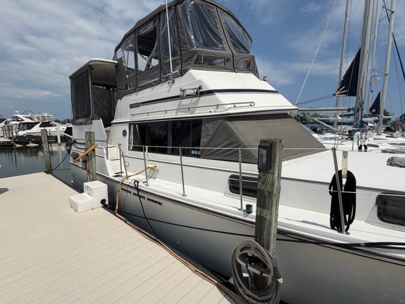 1989 Carver 3607 Aft Cabin Motor Yacht