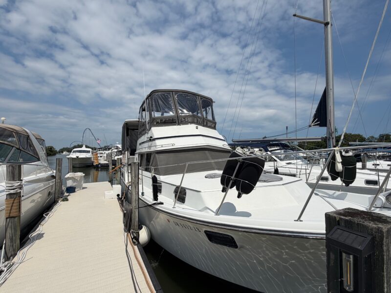 1989 Carver 3607 Aft Cabin Motor Yacht