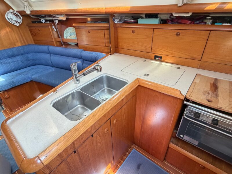 2003 Jeanneau Sun Fast 37