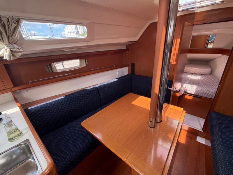 2009 Beneteau Oceanis 31