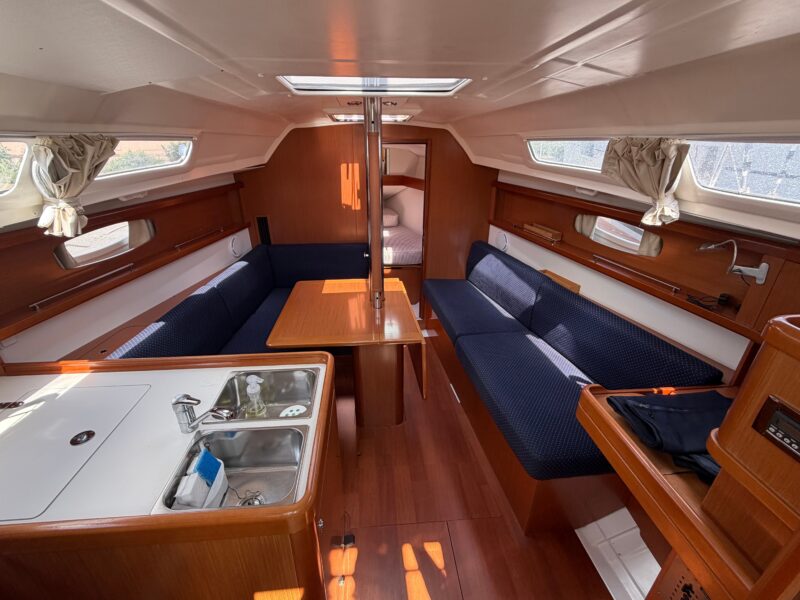 2009 Beneteau Oceanis 31