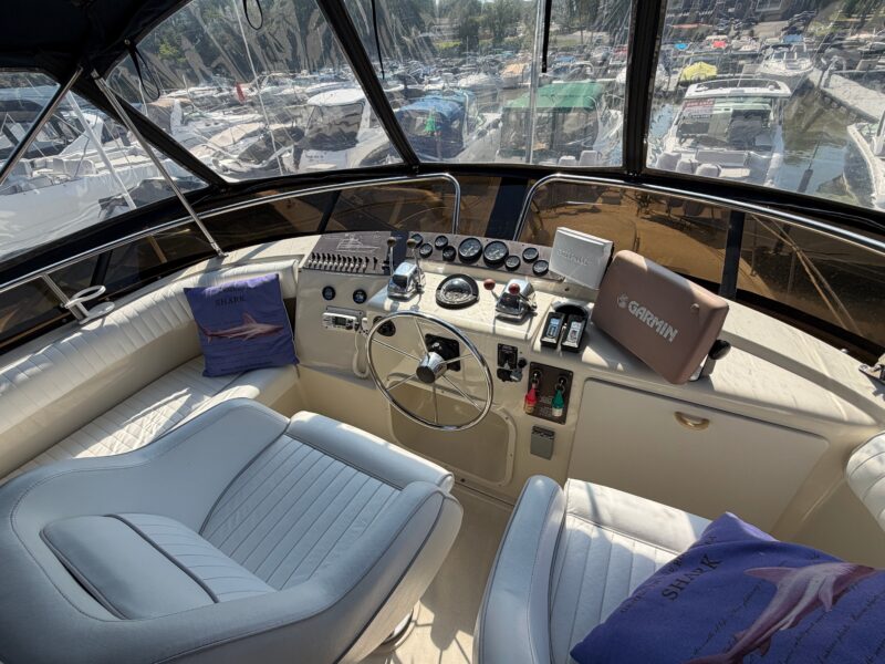 1990 Silverton 41 Aft Cabin