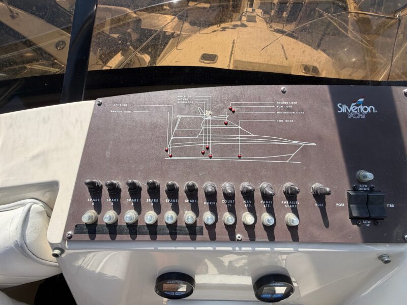 1990 Silverton 41 Aft Cabin